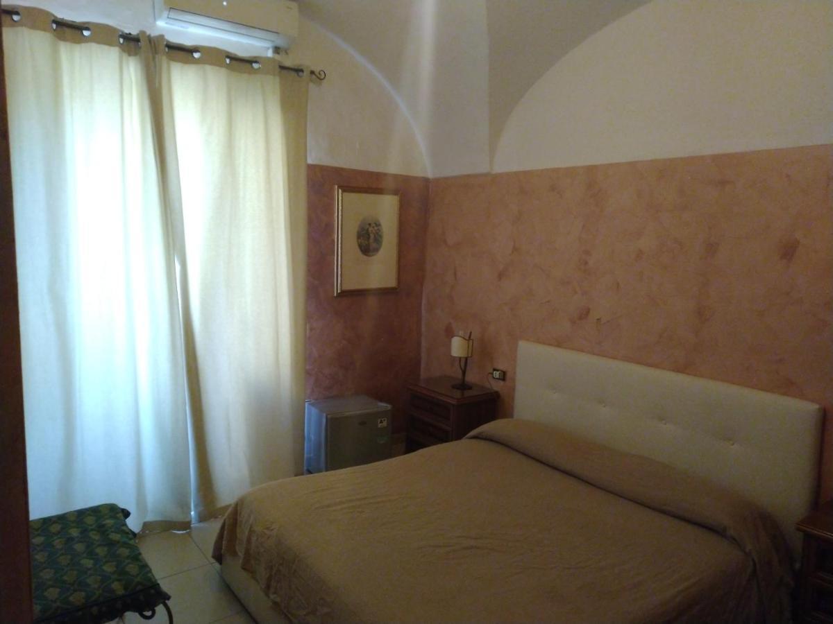 Hotel Centrale Europa Catania Bagian luar foto