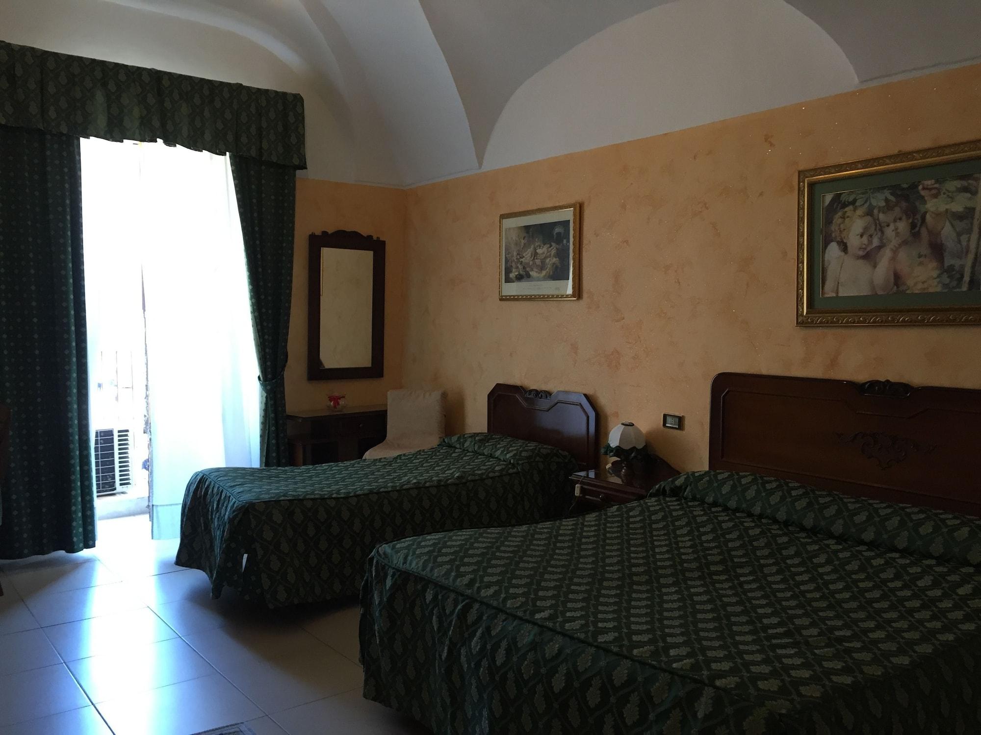 Hotel Centrale Europa Catania Bagian luar foto