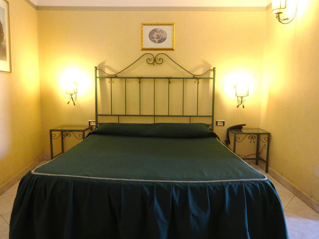 Hotel Centrale Europa Catania Bagian luar foto