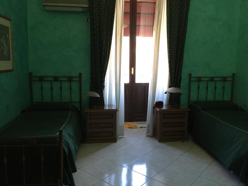 Hotel Centrale Europa Catania Bagian luar foto
