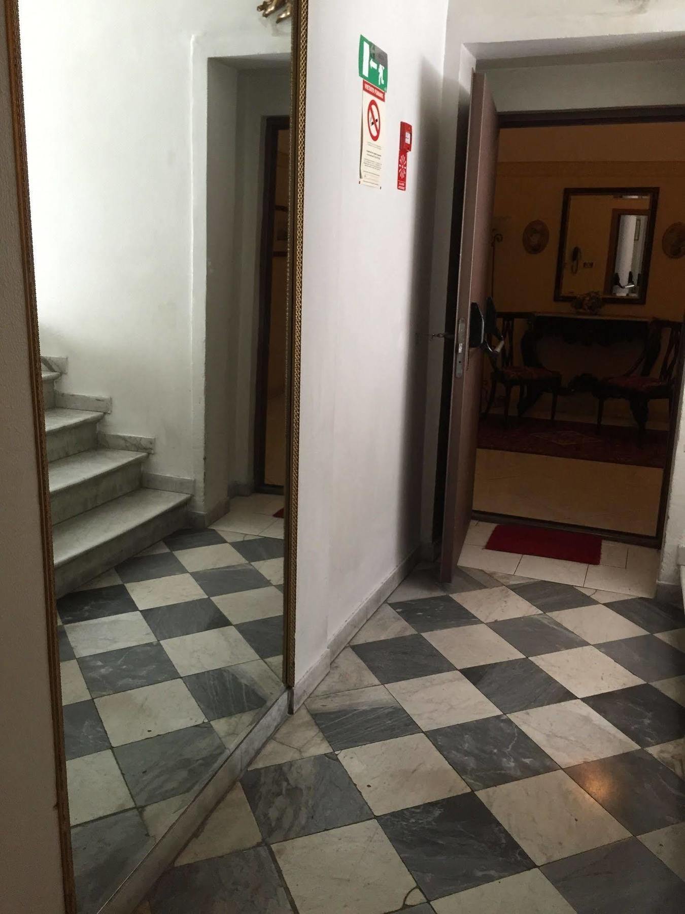 Hotel Centrale Europa Catania Bagian luar foto